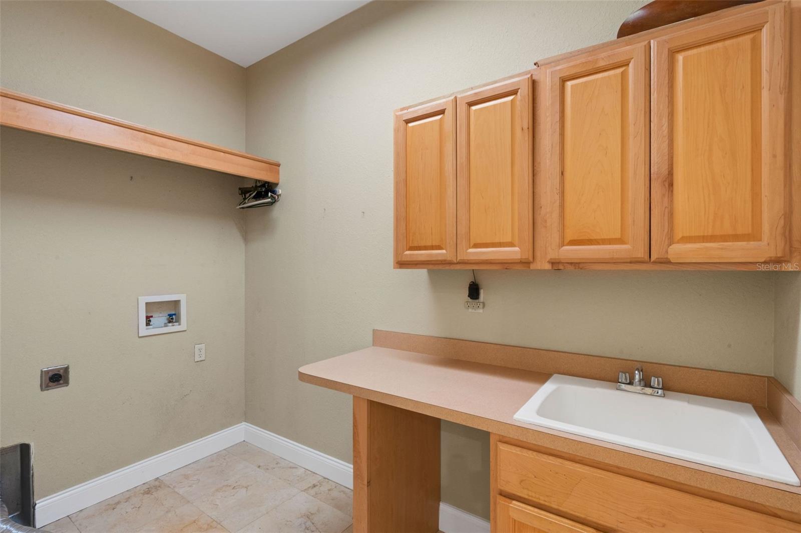 FISH HAWK TRAILS UNIT 6 - Residential