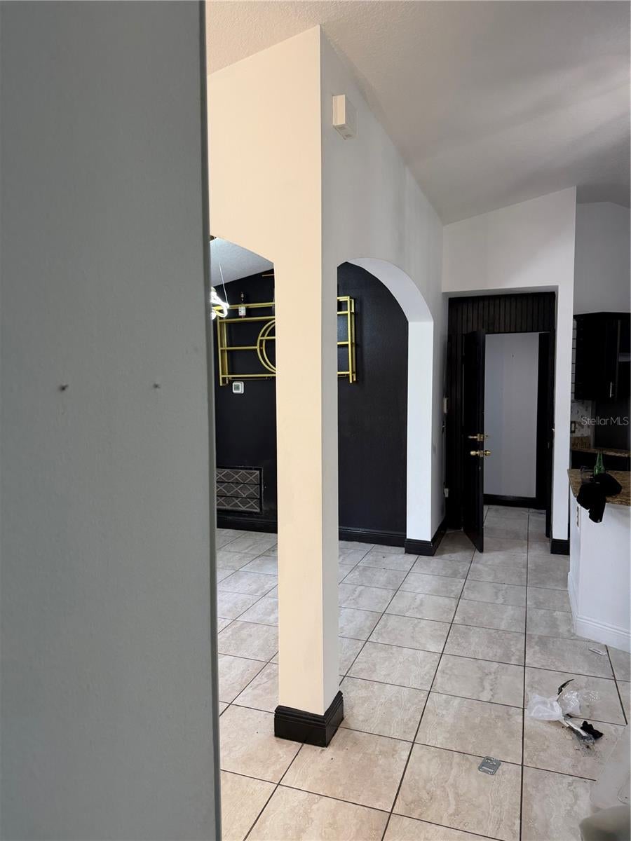 4 WILLOW LANE