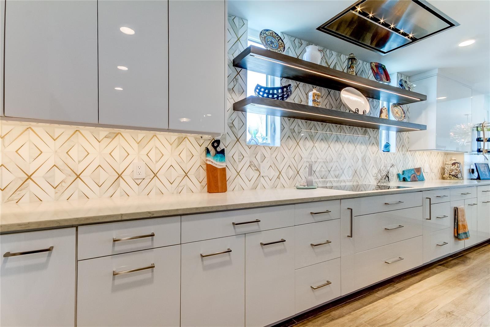 ONELLA CONDO - Residential