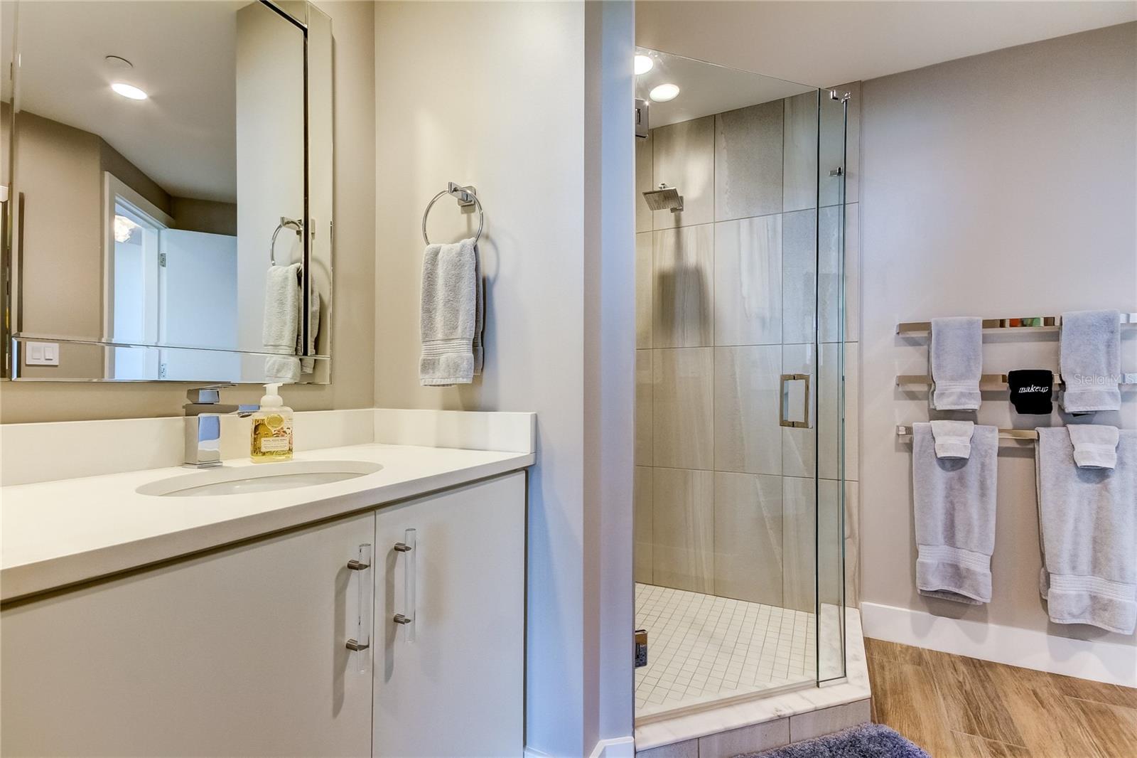 ONELLA CONDO - Residential