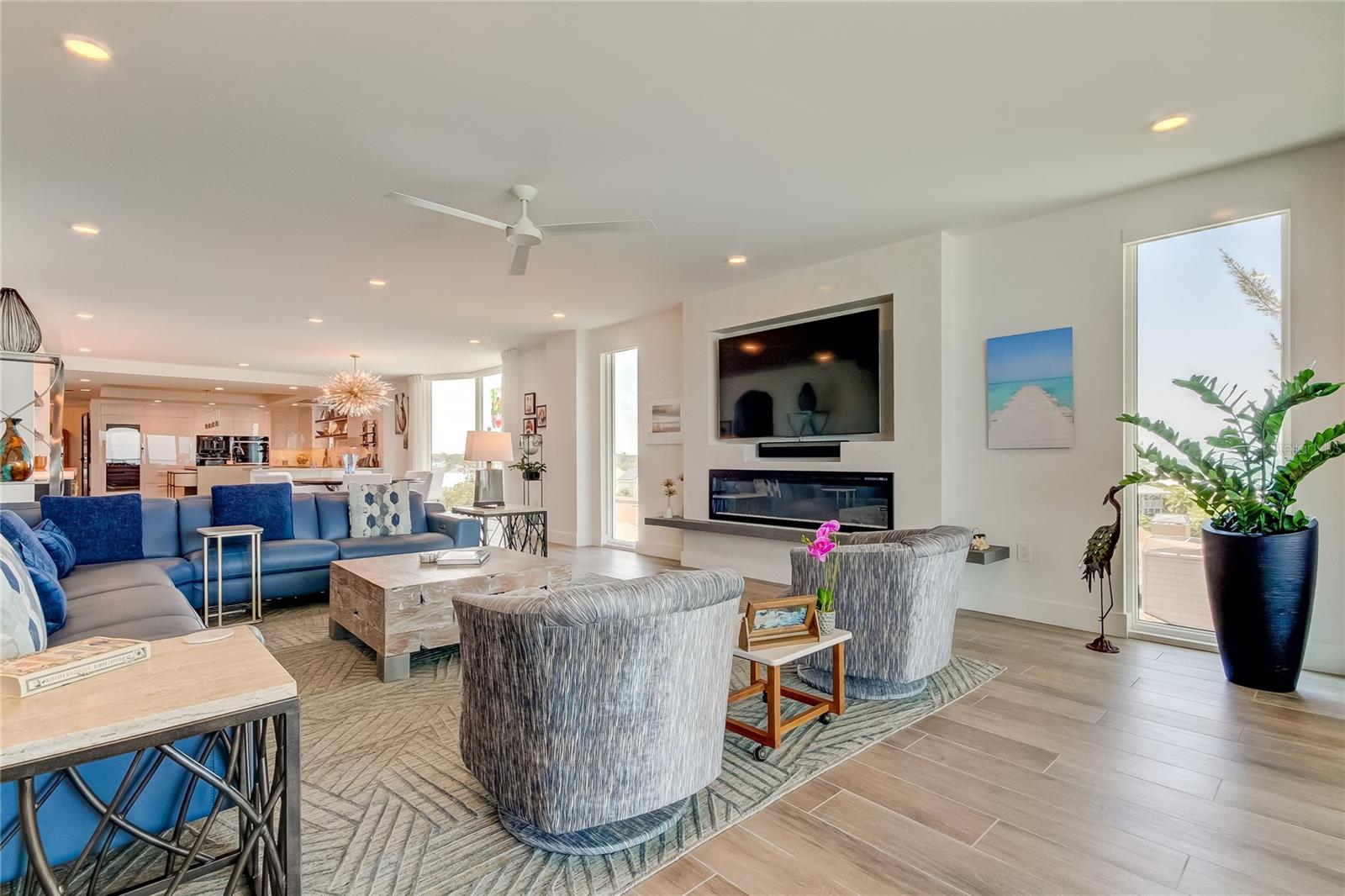 ONELLA CONDO - Residential