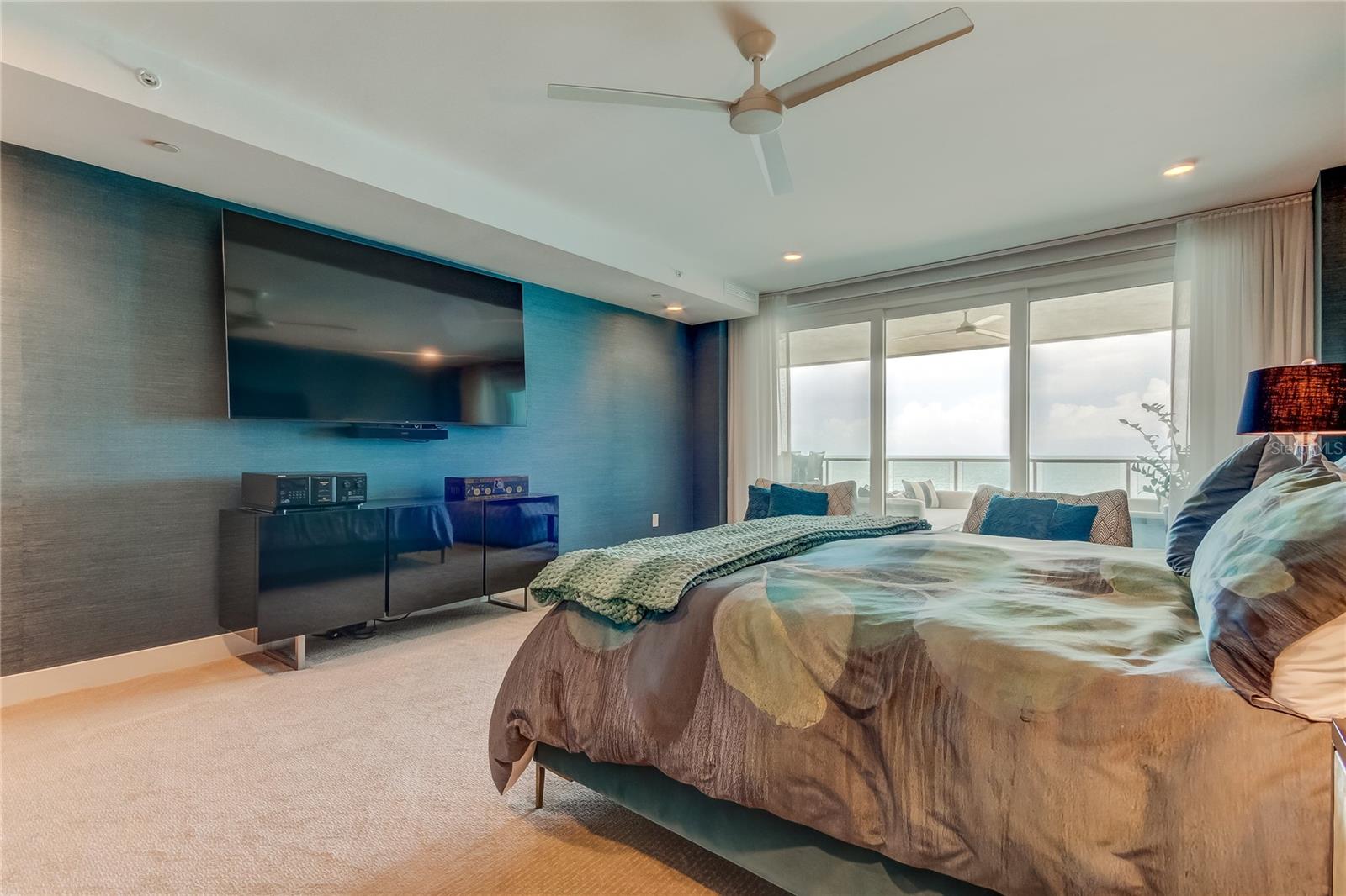 ONELLA CONDO - Residential