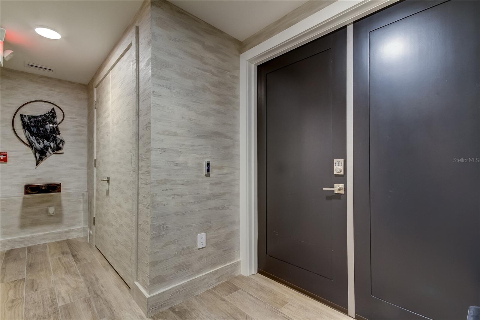 ONELLA CONDO - Residential