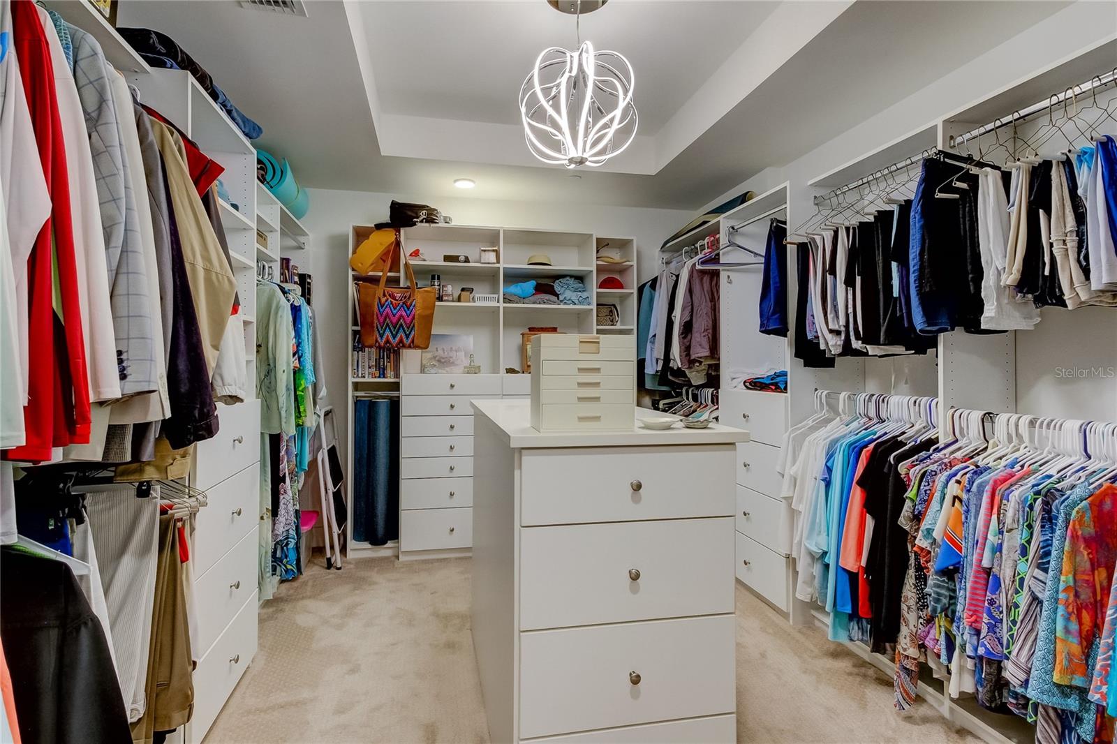 ONELLA CONDO - Residential