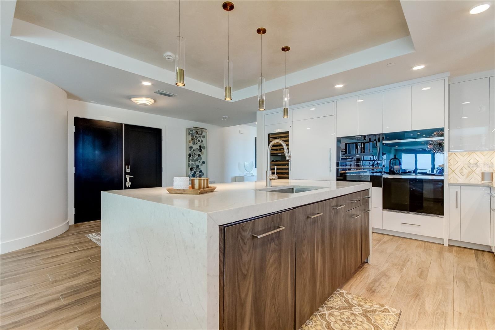 ONELLA CONDO - Residential