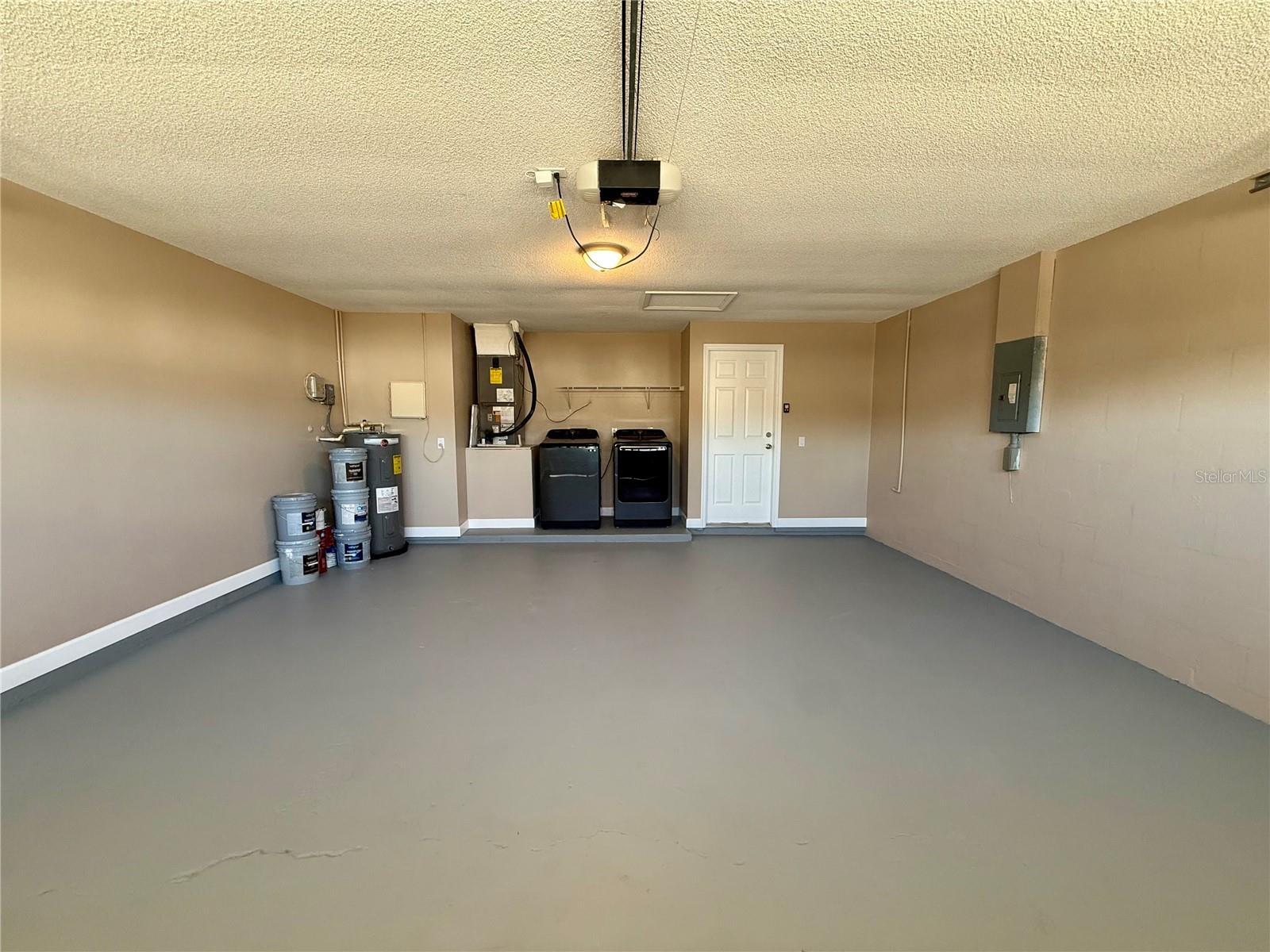 CENTRE LAKE - Residential Lease