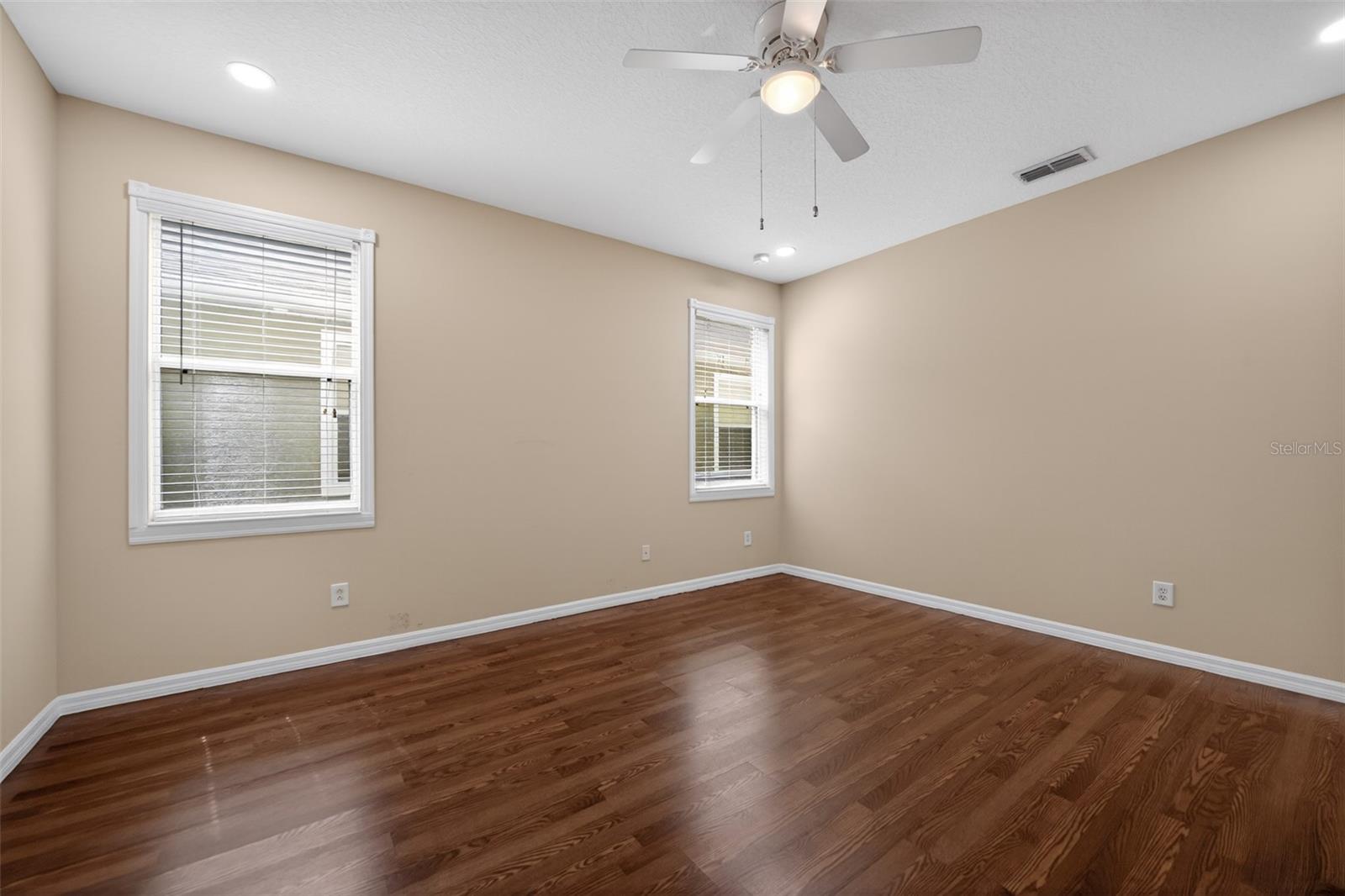 NEWBURY PARK - Residential