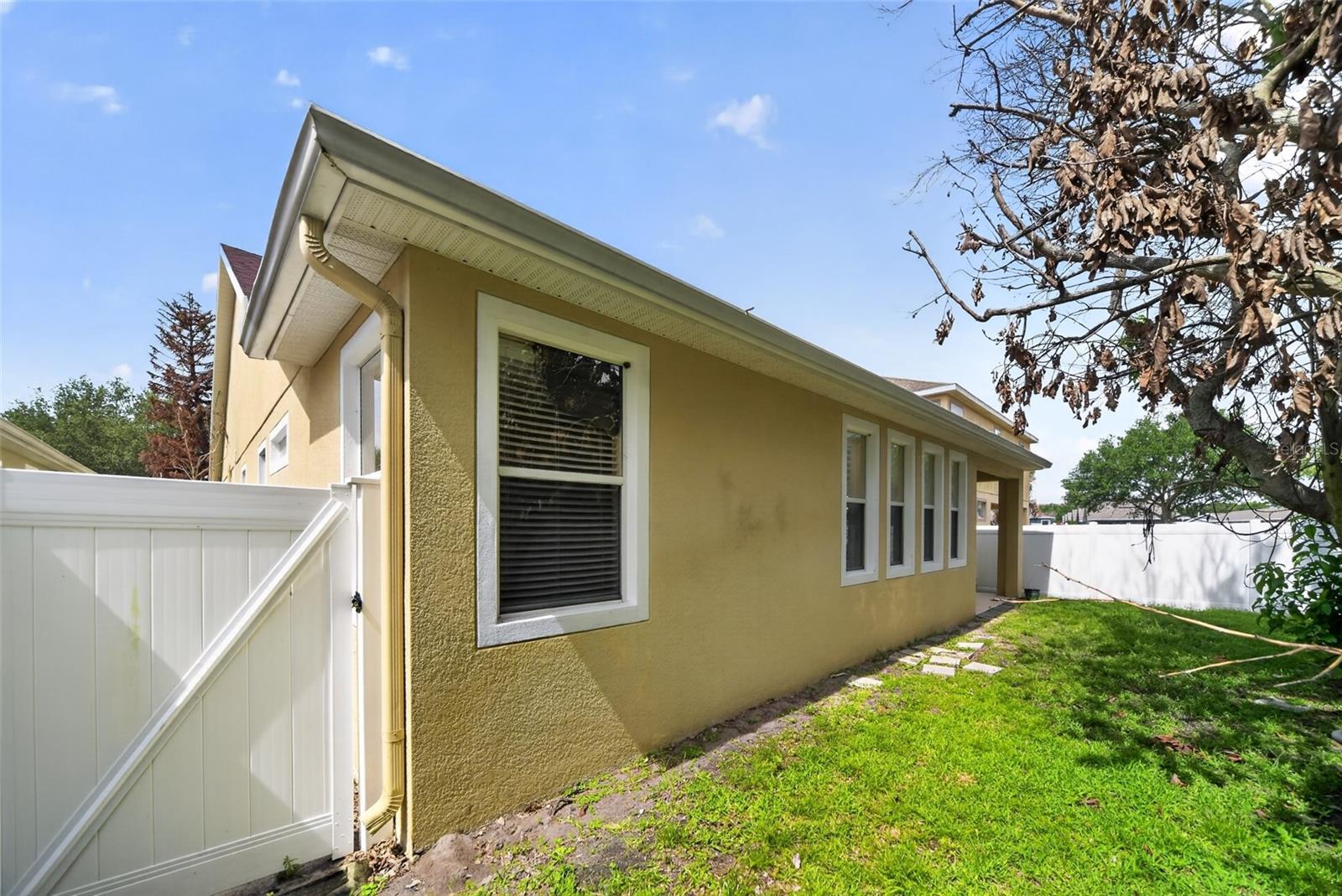 NEWBURY PARK - Residential