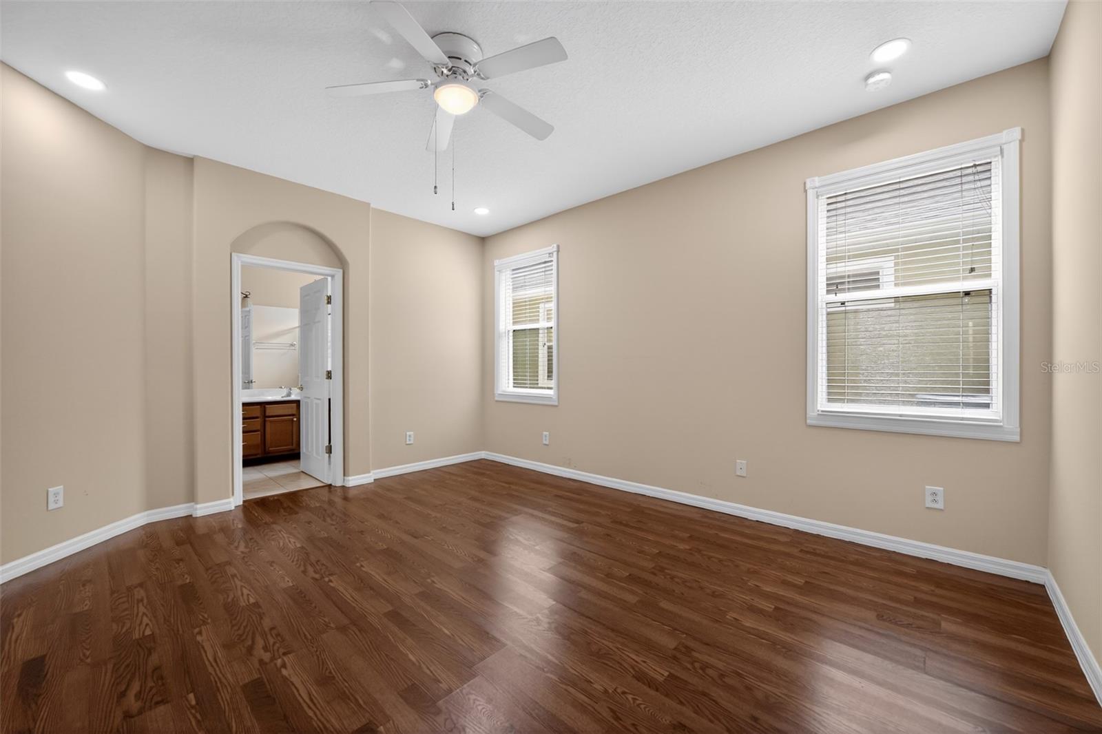 NEWBURY PARK - Residential
