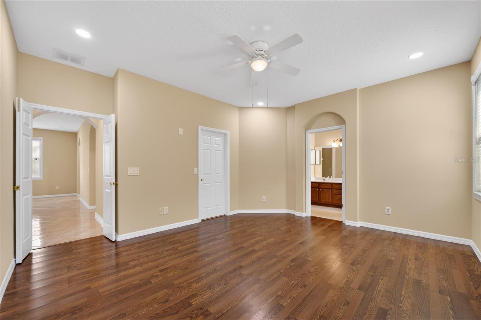 NEWBURY PARK - Residential