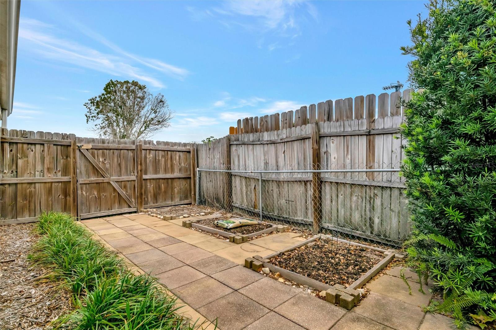 SOUTH GATE RIDGE 03 - Residential