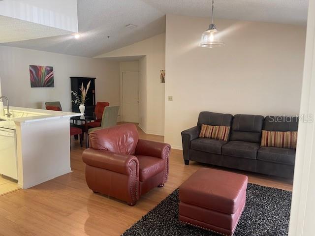 VINTAGE GRAND - Residential Lease