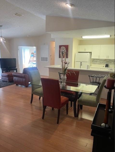 VINTAGE GRAND - Residential Lease