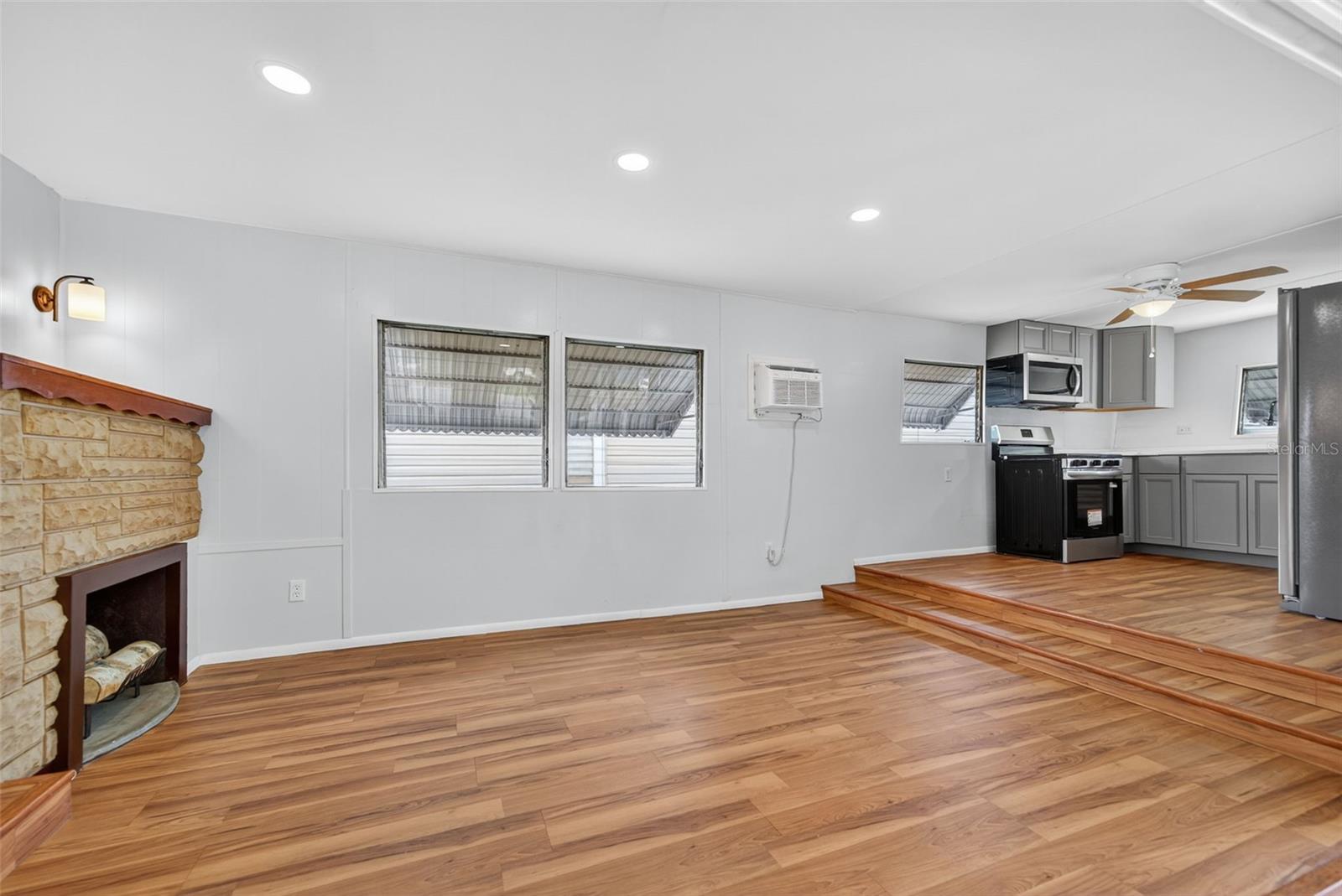 TRI-PAR ESTATES - Residential