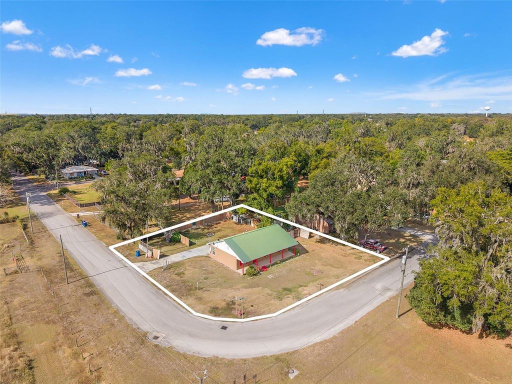 Photo of 842 S Hendry Avenue, Fort Meade, FL 33841 (MLS # TB8454250)