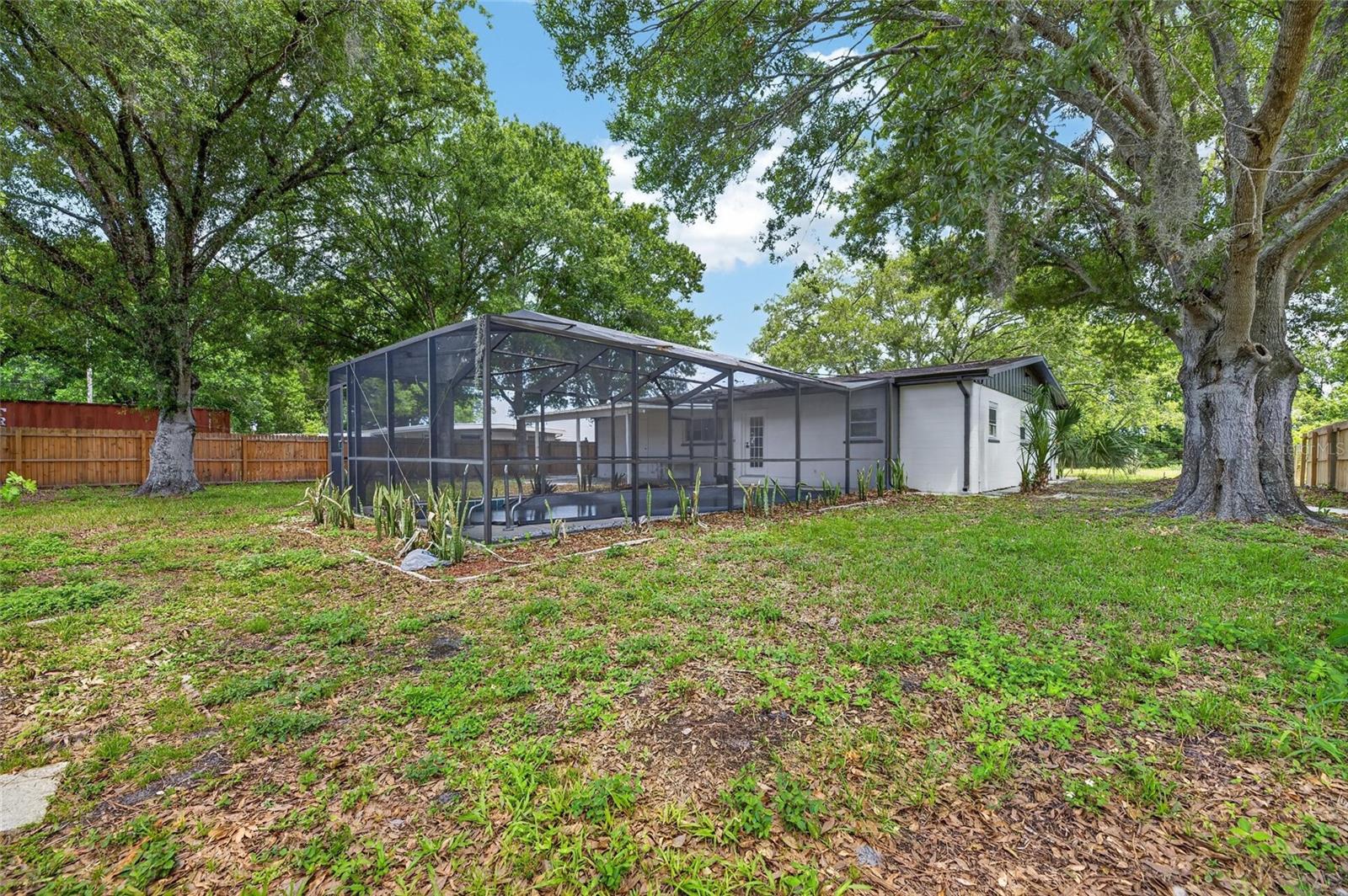 RUSKIN CITY 1ST ADD - Residential