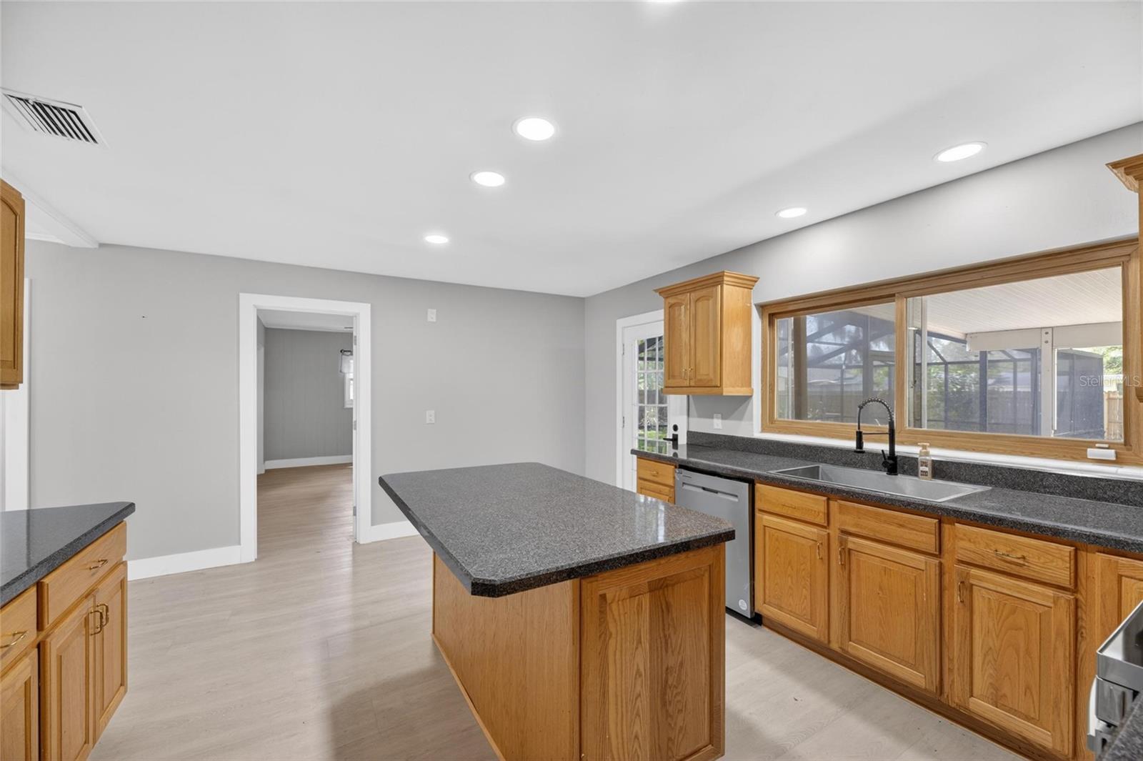 RUSKIN CITY 1ST ADD - Residential
