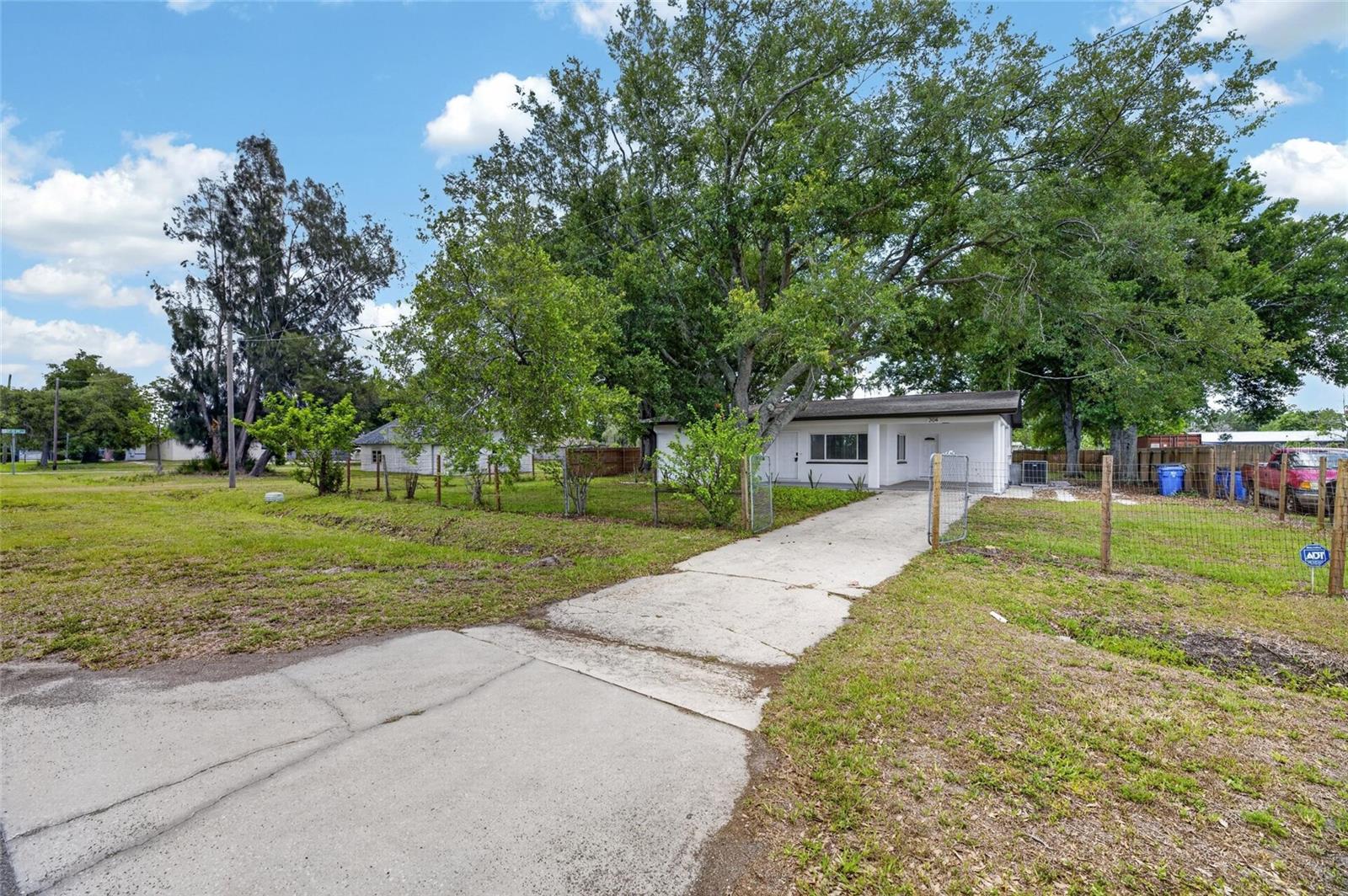 RUSKIN CITY 1ST ADD - Residential