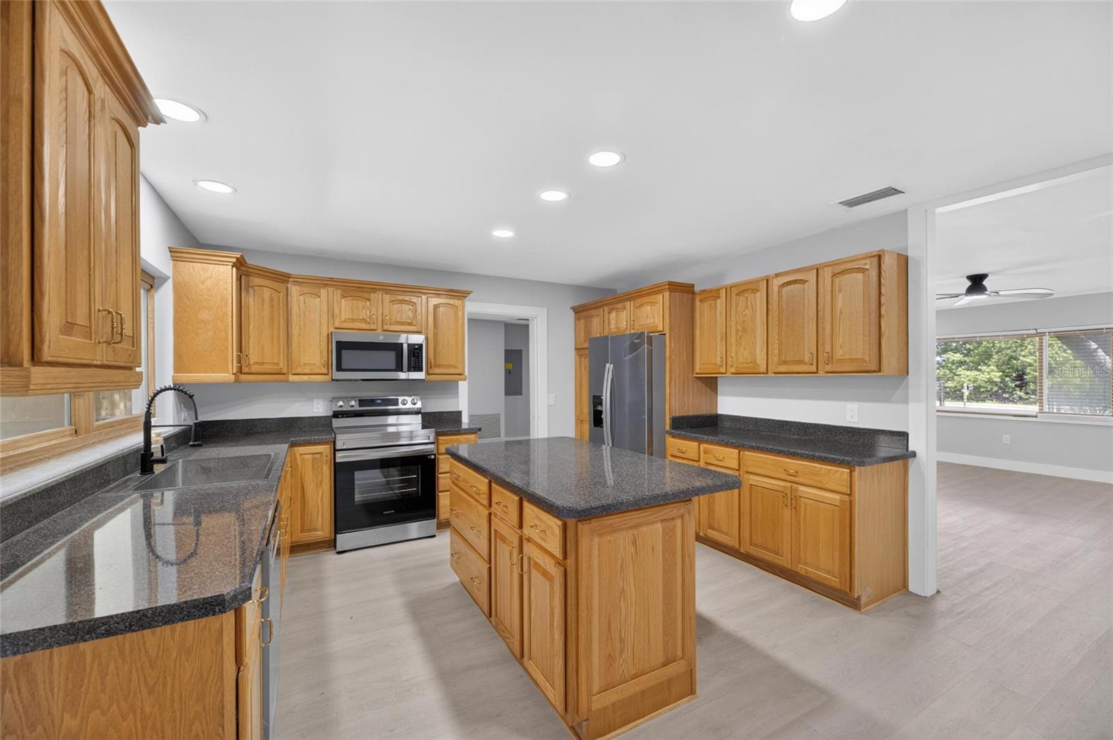 RUSKIN CITY 1ST ADD - Residential