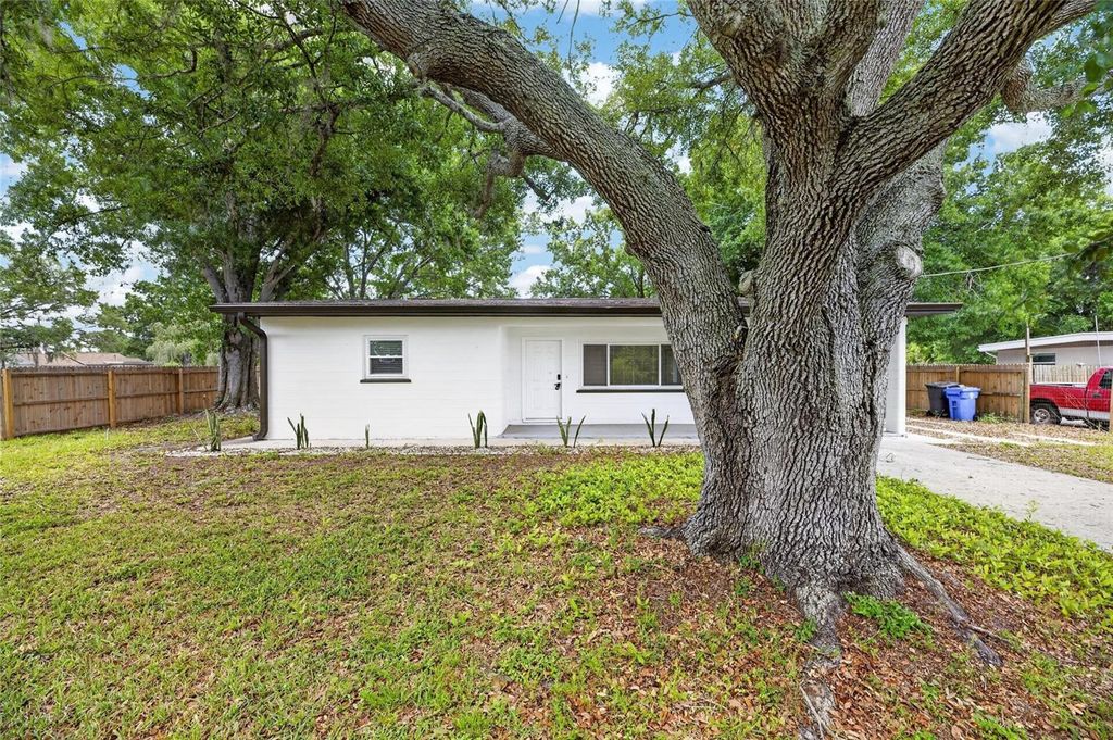 Photo of 204 7th Avenue NW, Ruskin, FL 33570 (MLS # TB8505074)