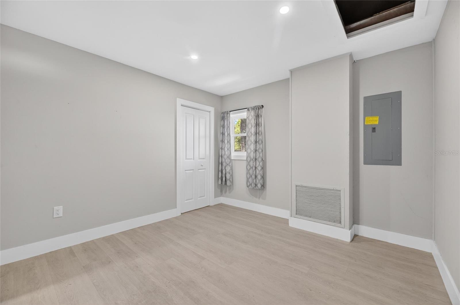 RUSKIN CITY 1ST ADD - Residential