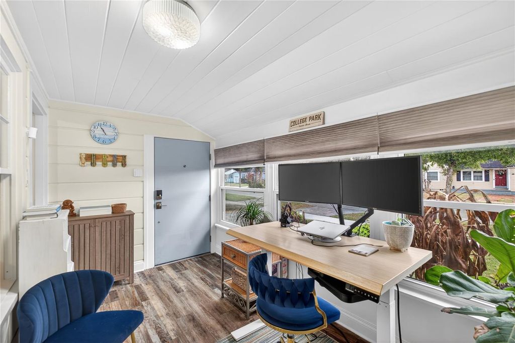 Photo of 1433 W Smith Street, Orlando, FL 32804 (MLS # O6390267)