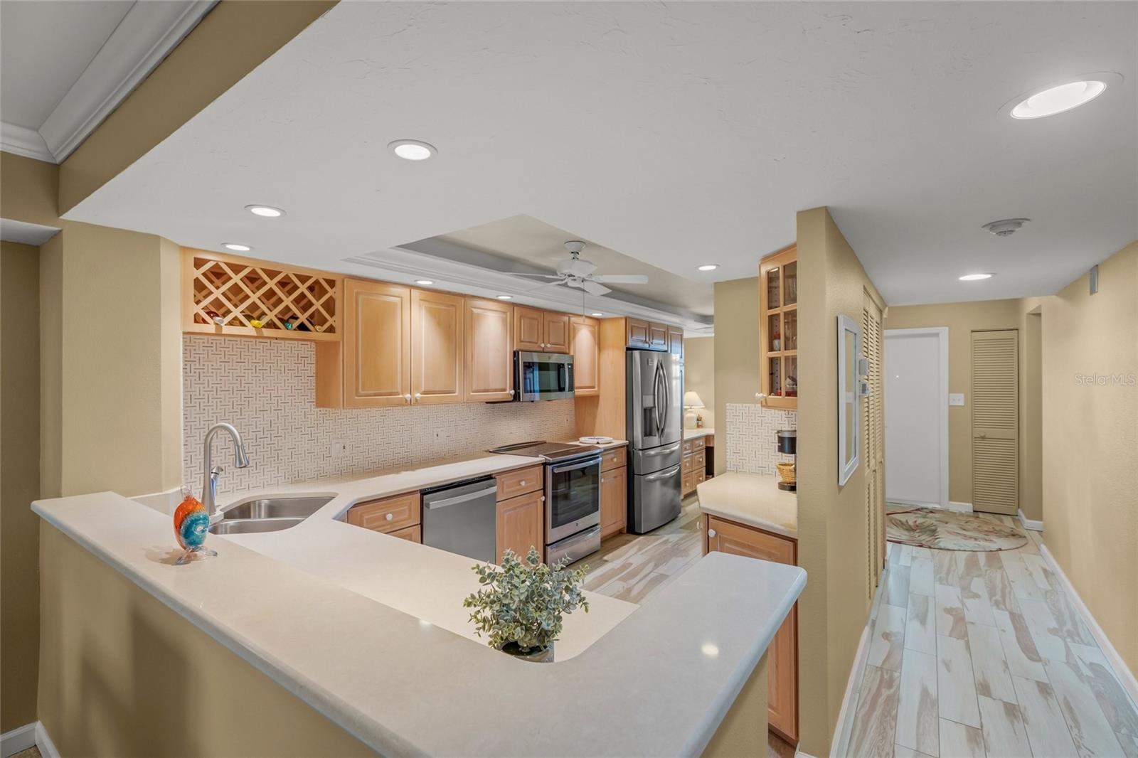 GULF & BAY CLUB PH 2 - Residential