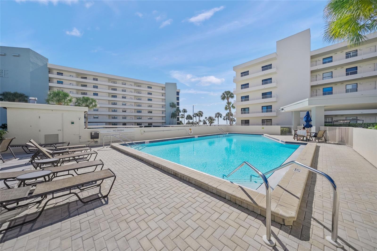 GULF & BAY CLUB PH 2 - Residential