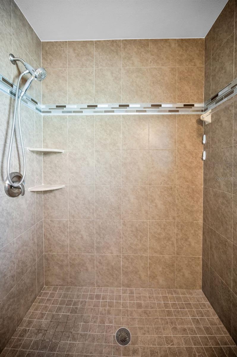 BARDMOOR GOLF VIEW ESTATE 2ND ADD - Residential