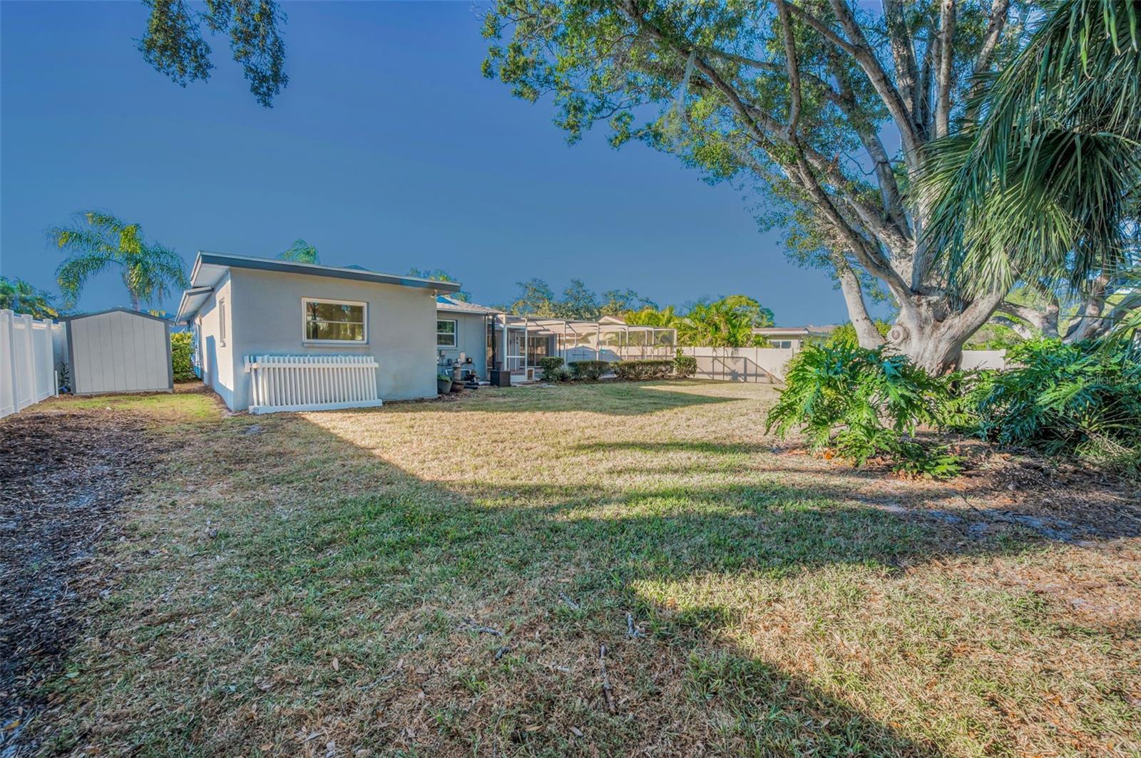 BARDMOOR GOLF VIEW ESTATE 2ND ADD - Residential