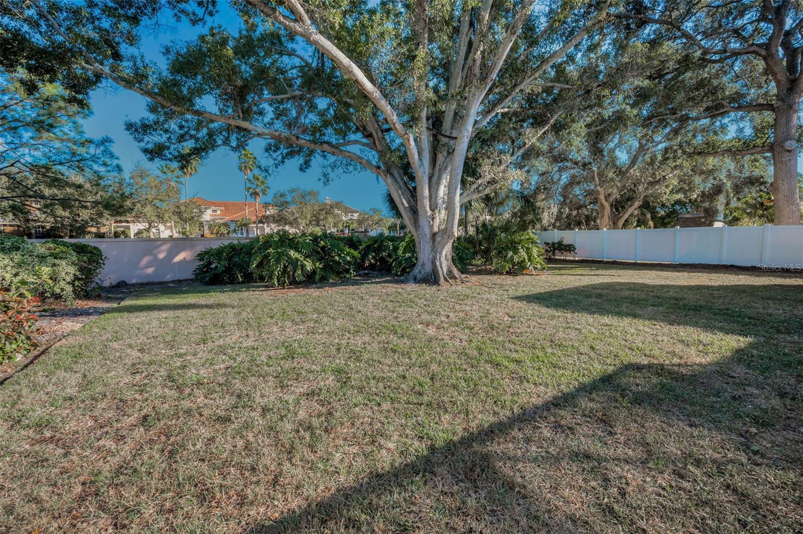 BARDMOOR GOLF VIEW ESTATE 2ND ADD - Residential