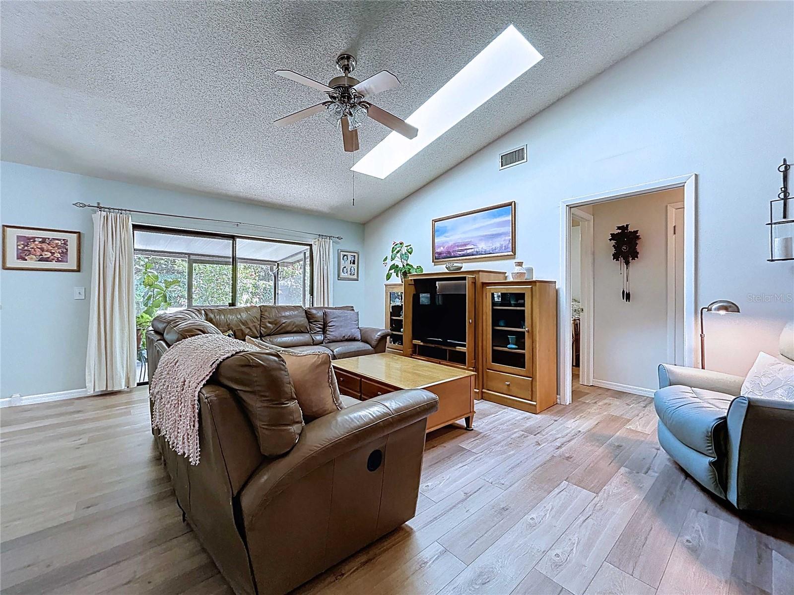 COUNTRY PLACE UNIT VI - Residential
