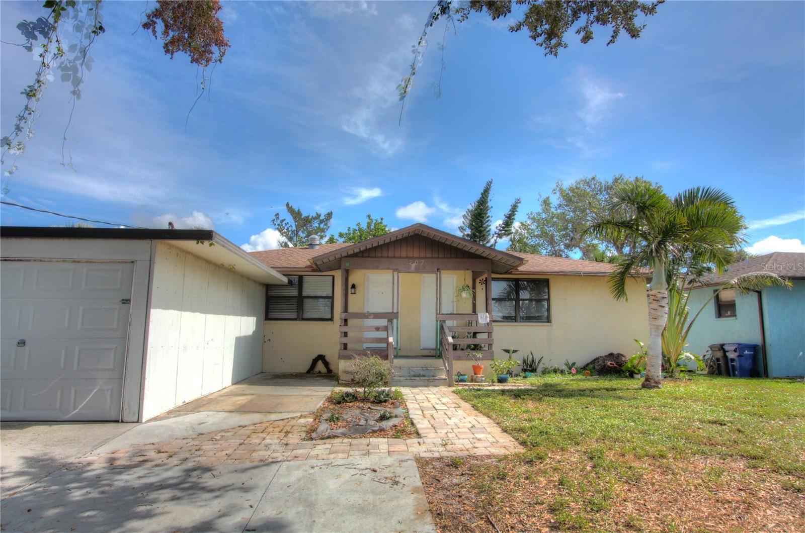 Available July 1st. Nice 2 bedroom 1 bathroom unit in duplex. Includes a 1-car garage with washer and dryer. Close to the beach in Nokomis. First, last, and security deposit required.