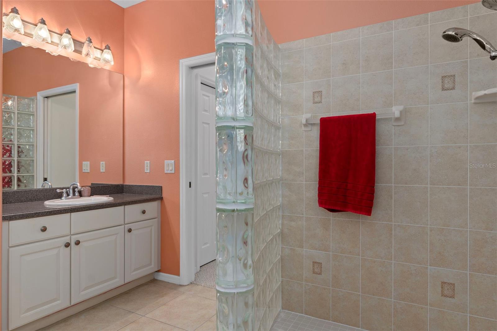 WOODVIEW VILLAS 03 - Residential