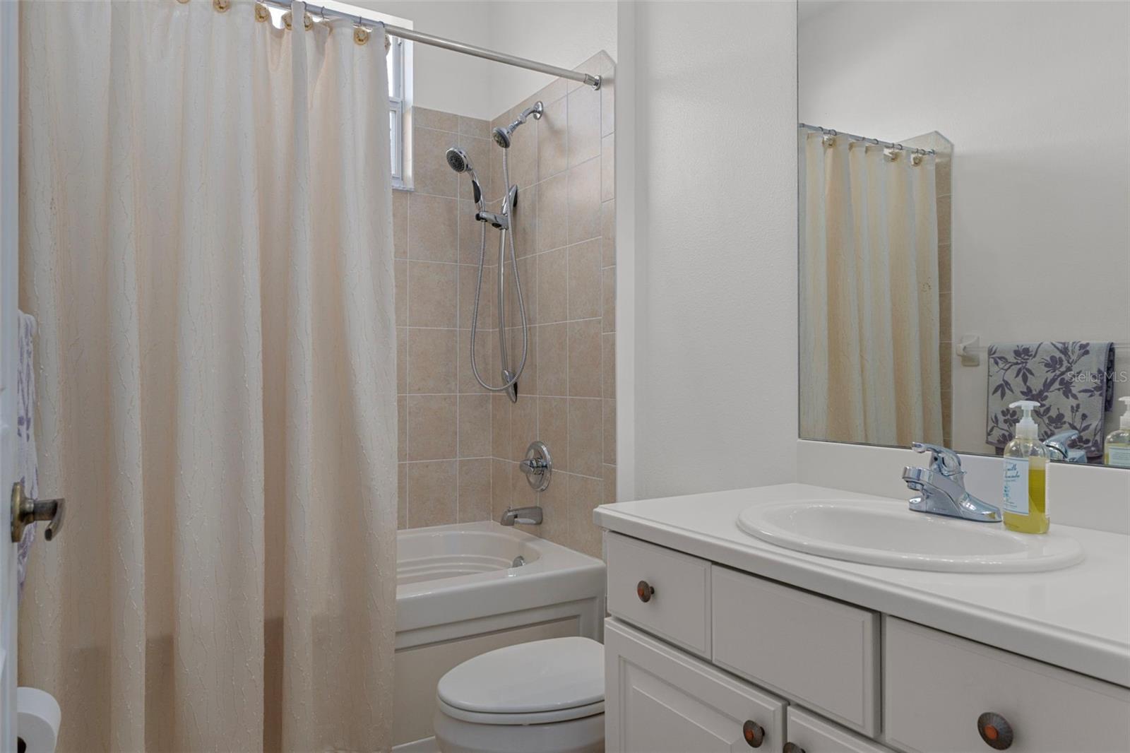 WOODVIEW VILLAS 03 - Residential