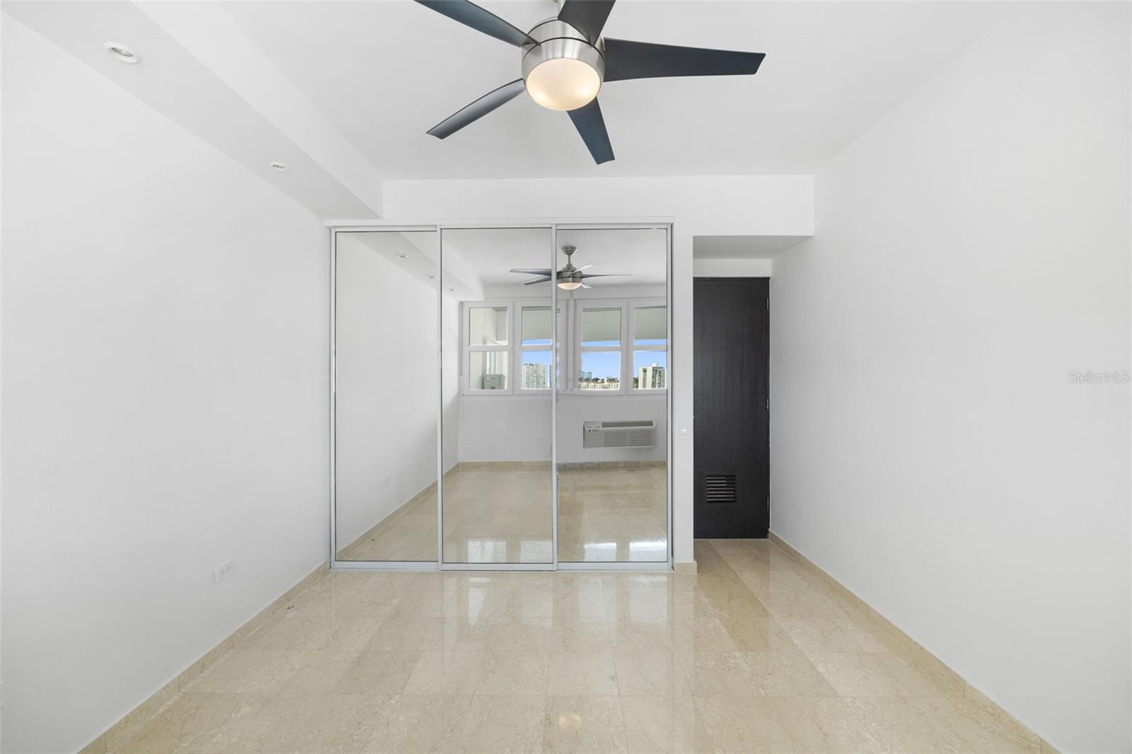 PLAZA ATHENEE - Residential