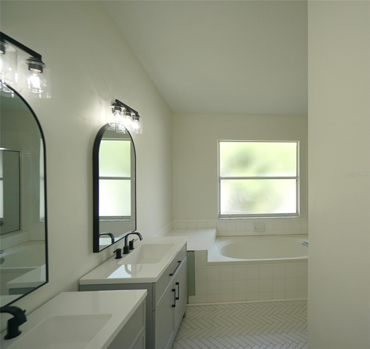THE WILLOWS UNIT 3 - Residential Lease