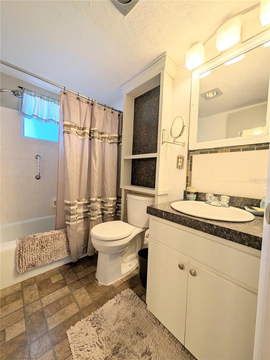 THE FOURTH BAYSHORE - Residential