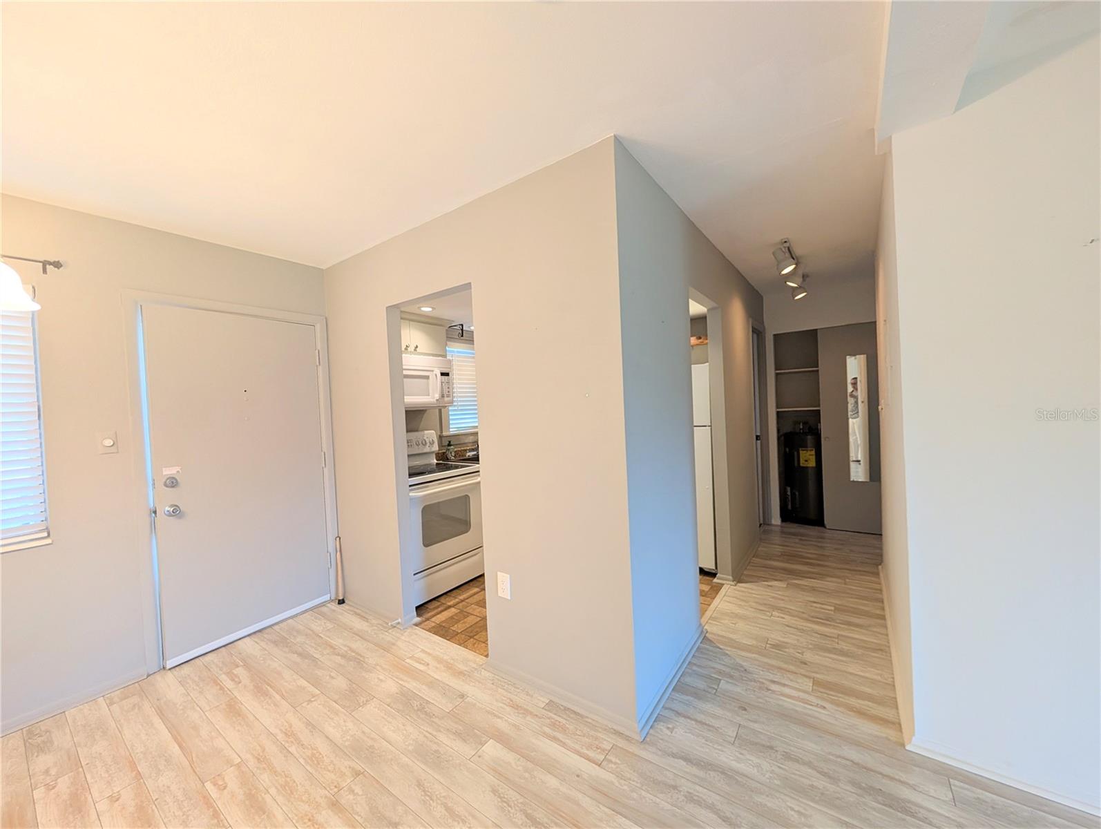 THE FOURTH BAYSHORE - Residential