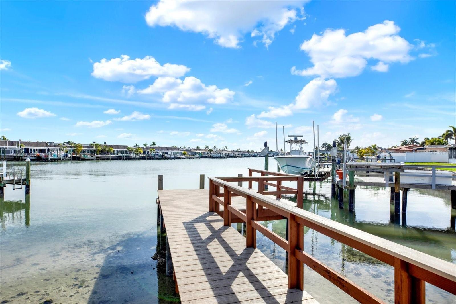 OAKHURST SHORES 5TH ADD - Residential