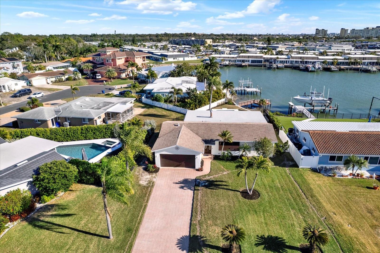 OAKHURST SHORES 5TH ADD - Residential