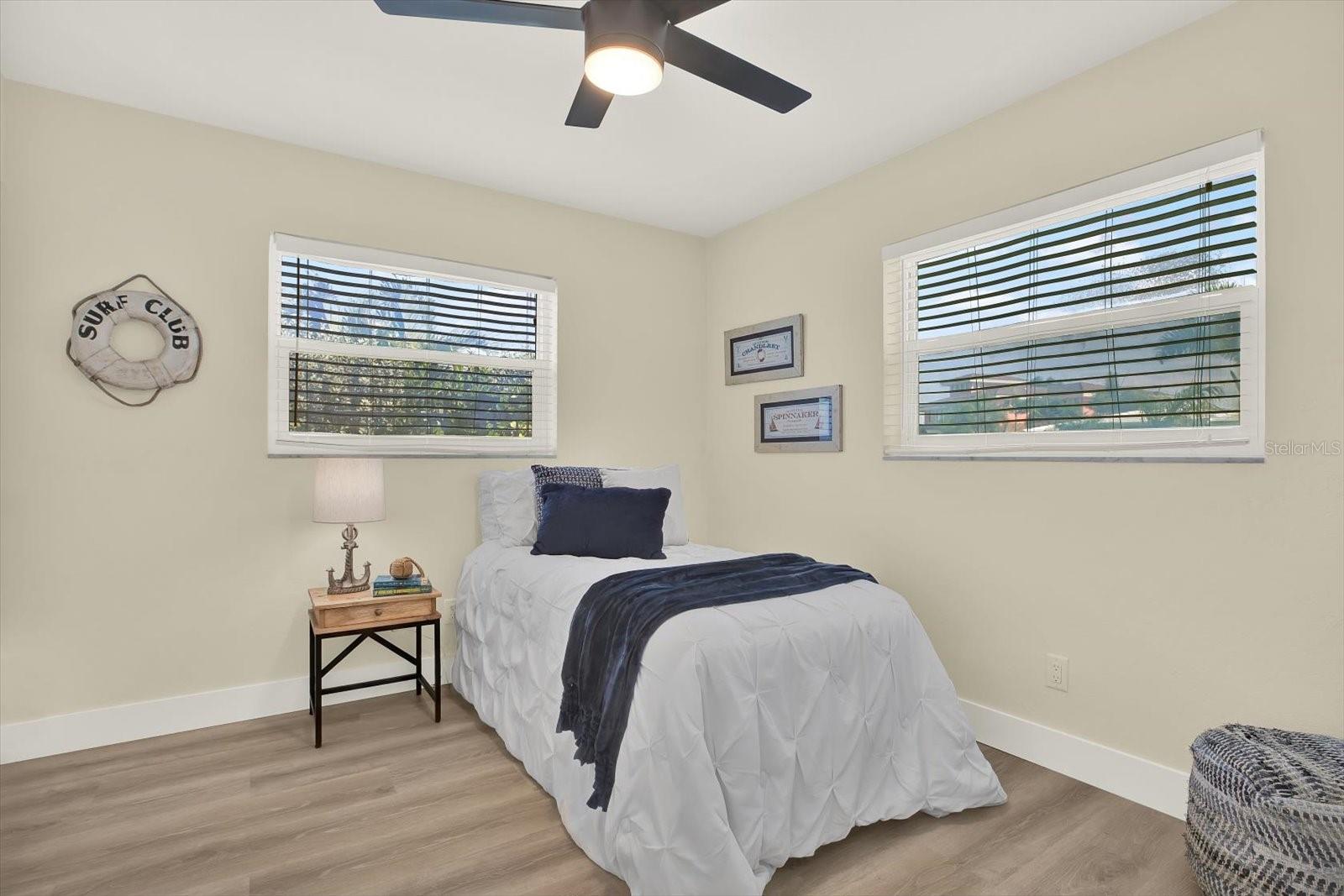 OAKHURST SHORES 5TH ADD - Residential