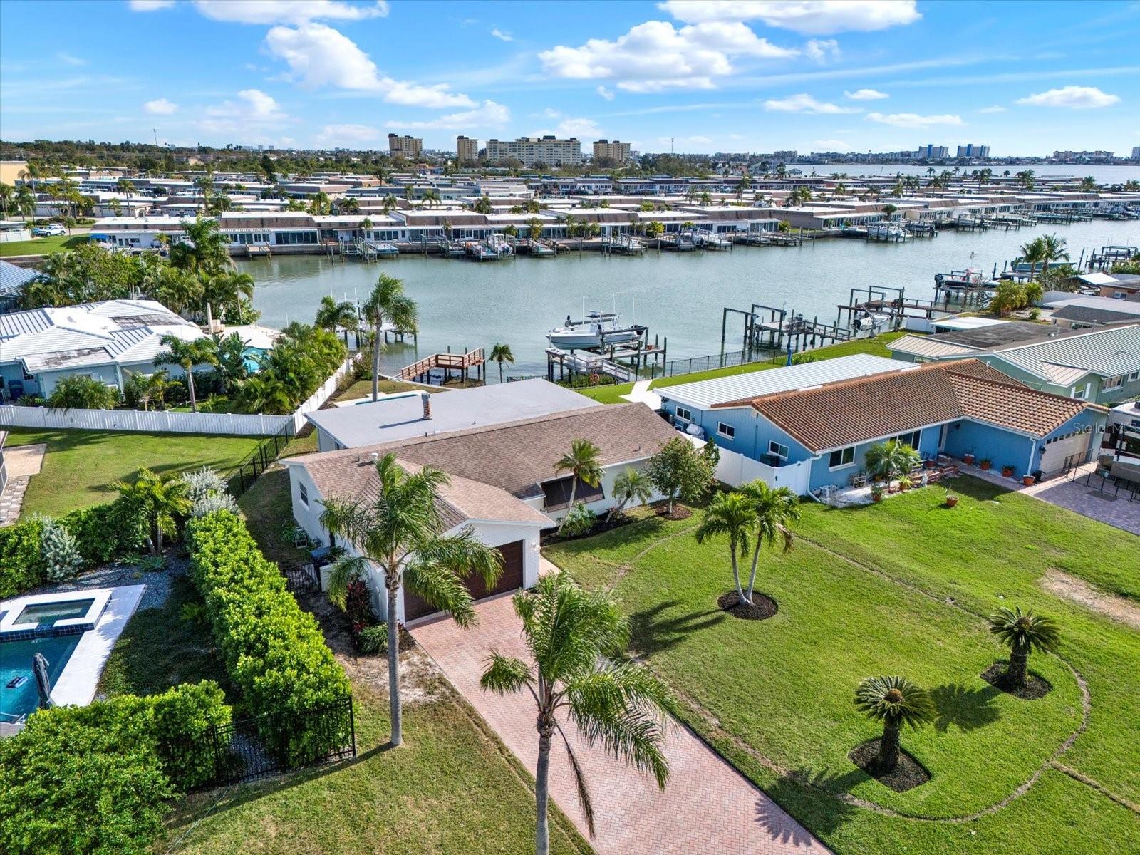 OAKHURST SHORES 5TH ADD - Residential