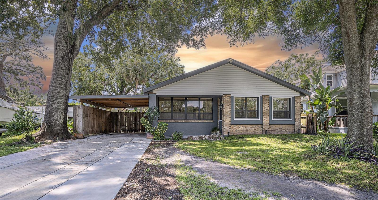 One or more photo(s) has been virtually staged. **Unlock Endless Possibilities: Waterview Investment Opportunity in Tampa!**
Transform your vision into reality at 5608 N River Shore Drive, where an oversized, WATER VIEW homesite awaits you! This hidden gem, boasting a DIRECT VIEW of the stunning Hillsborough River, is an investor's dream or the perfect canvas for a homeowner looking to create their ultimate river retreat.
Enjoy tranquil water views and savor breathtaking sunsets from your living room. This property is full of potential—just waiting for your personal touch! Whether you’re looking to flip for profit or create your forever home, this opportunity is PRICED TO SELL and offers fantastic ROI potential.
Key Highlights:
- No Deed Restrictions & No HOA: Enjoy complete freedom without leasing fees or restrictions!
- Minutes from Downtown Tampa: Experience the best of city living while surrounded by nature.
- Quick Access to Major Highways: I-275, I-4, and FL State Rd 589 keep you connected to the entire region.
- Flood Zone X: Peace of mind with no flood insurance required.
Seize this chance to own a slice of Tampa's natural beauty! The home is being sold AS-IS with the right to inspect, so bring your vision and make this property your own! Home will require a new roof and some 4 point inspections repairs.
Don’t miss out—schedule your showing today!