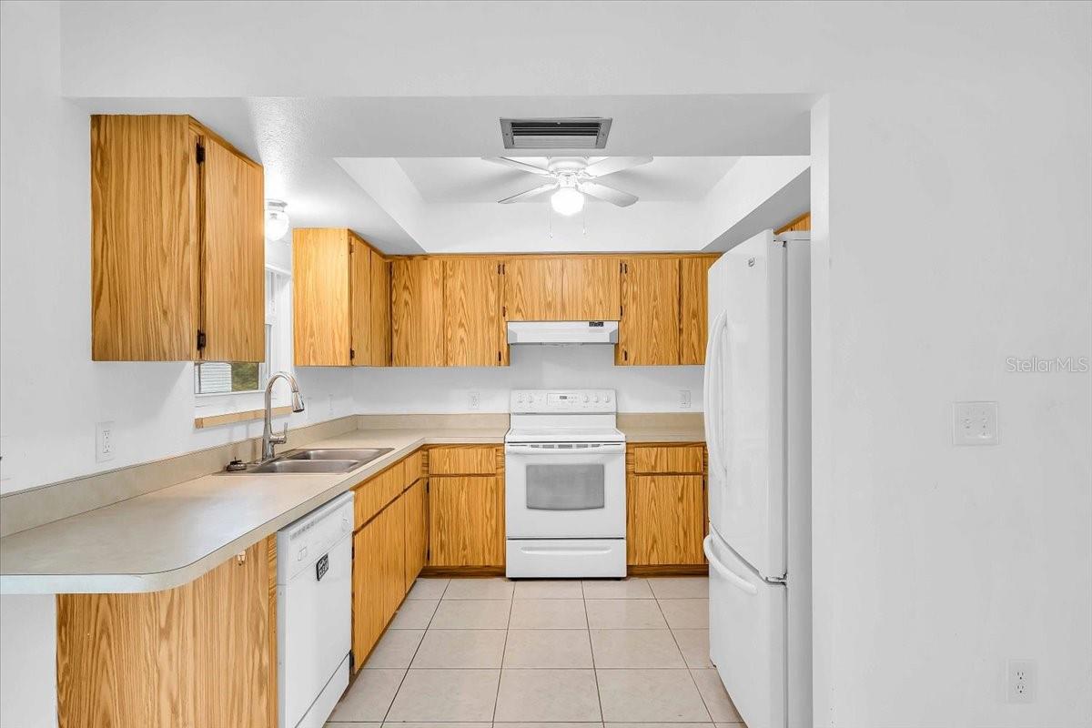 PORT CHARLOTTE SUB 02 - Residential Lease