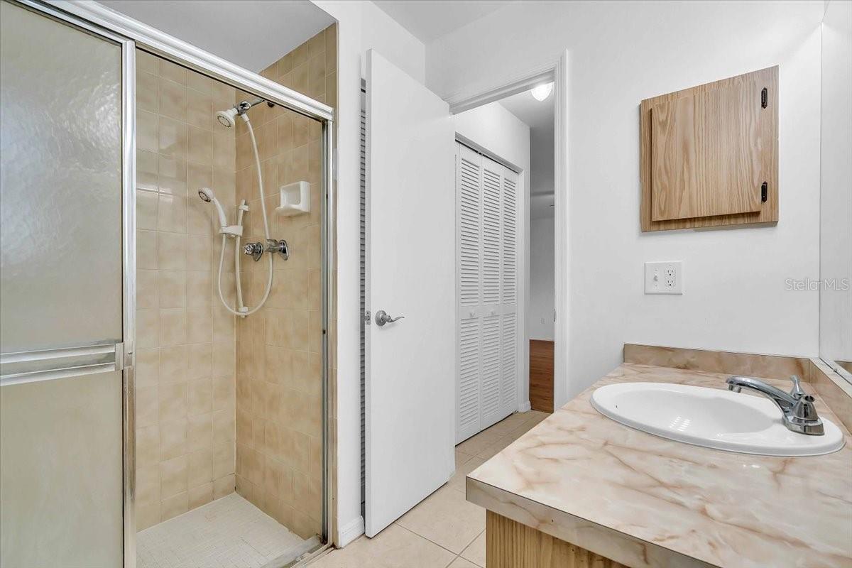 PORT CHARLOTTE SUB 02 - Residential Lease