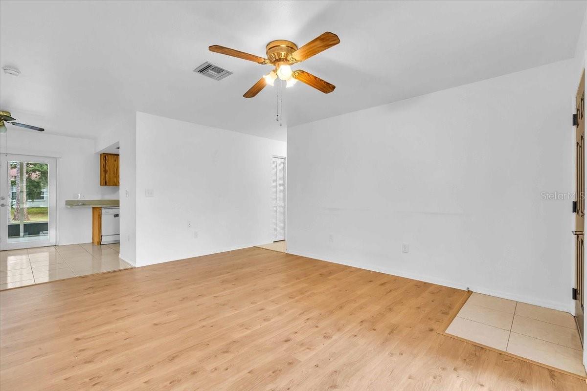 PORT CHARLOTTE SUB 02 - Residential Lease