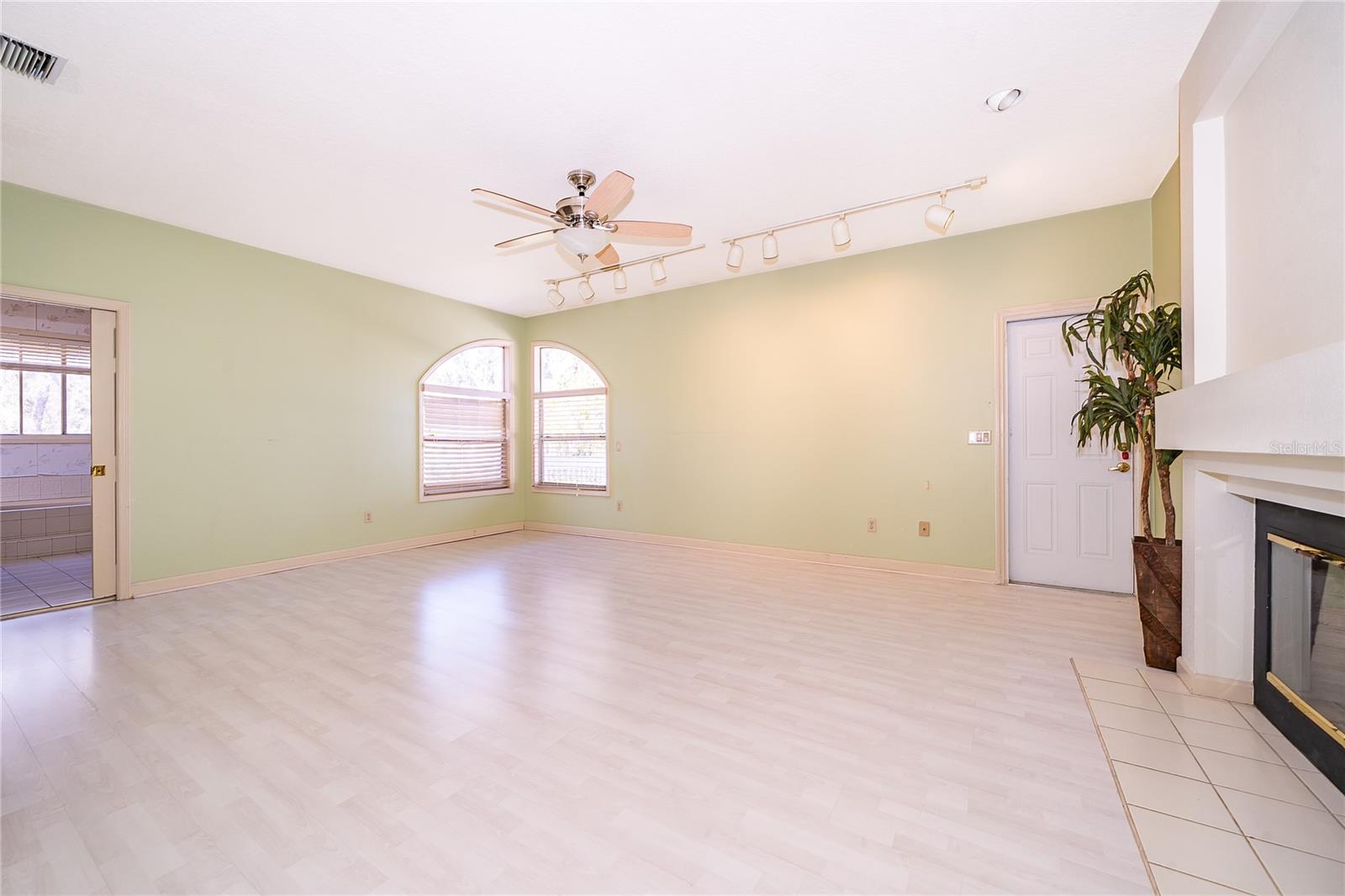 BENT OAK PH 04 - Residential