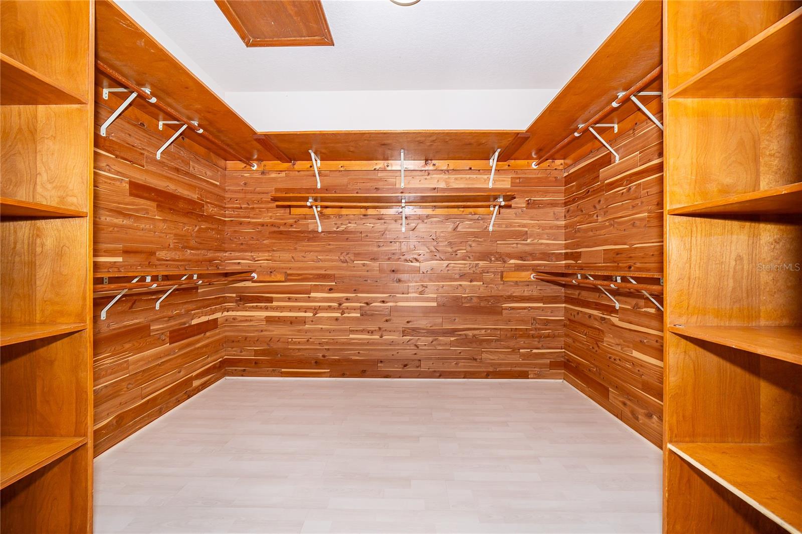 BENT OAK PH 04 - Residential