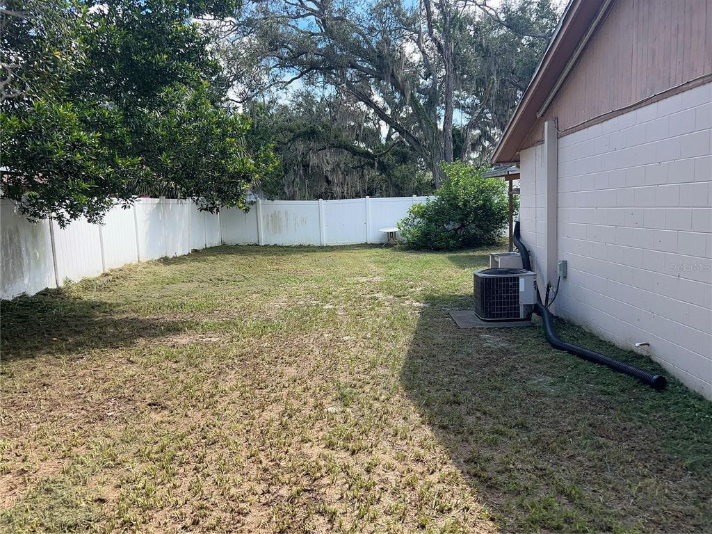 Photo of 4816 E Okara Road, Tampa, FL 33617 (MLS # TB8425647)